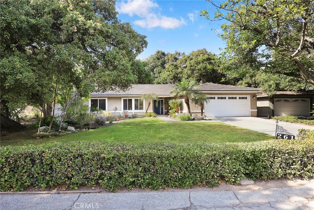 Property Photo: 261 Oakhurst CA 91007