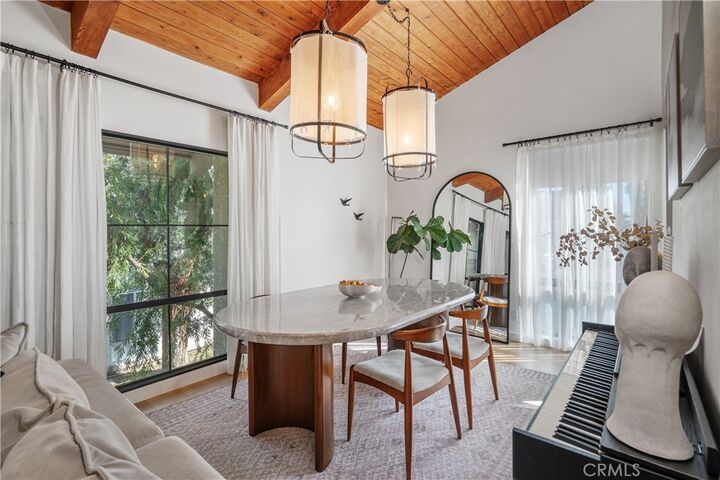 Property Photo:  20134 Leadwell St 218  CA 91306