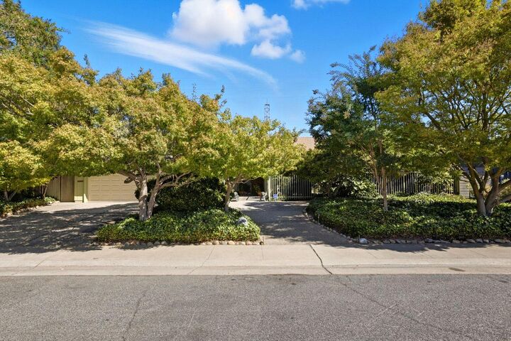 Property Photo: 761 Blackmer Circle CA 95825