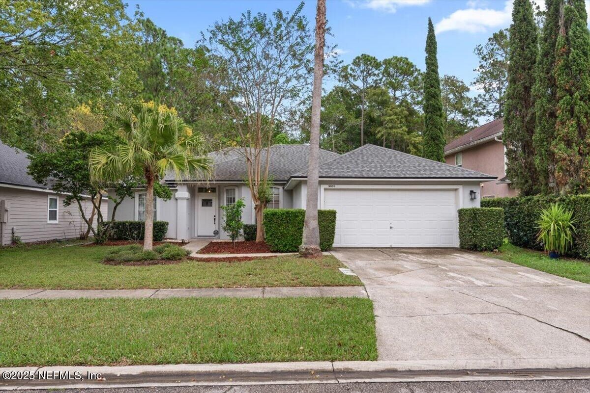 Property Photo: 8901 Canopy Oaks Drive FL 32256