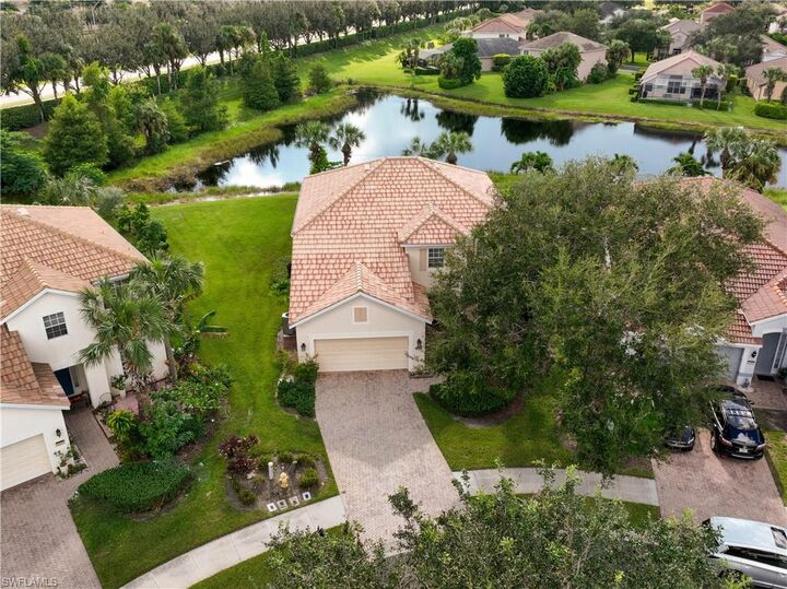 Property Photo: 2133 Fairmont Ln FL 34120