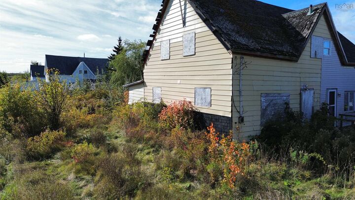 94 Dorchester Street  Glace Bay NS B1A 3P4 photo