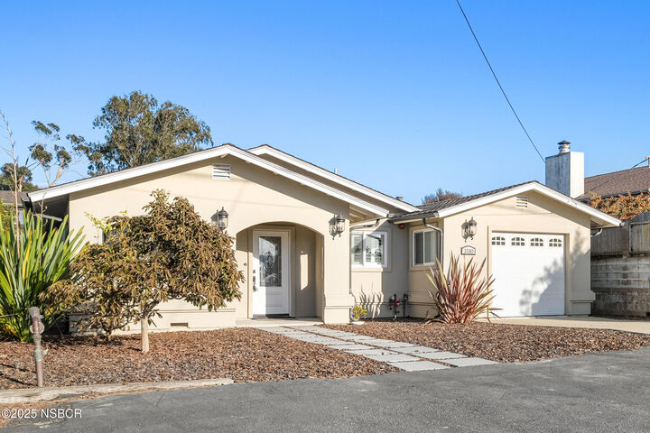 Property Photo: 1510 13th Street CA 93402
