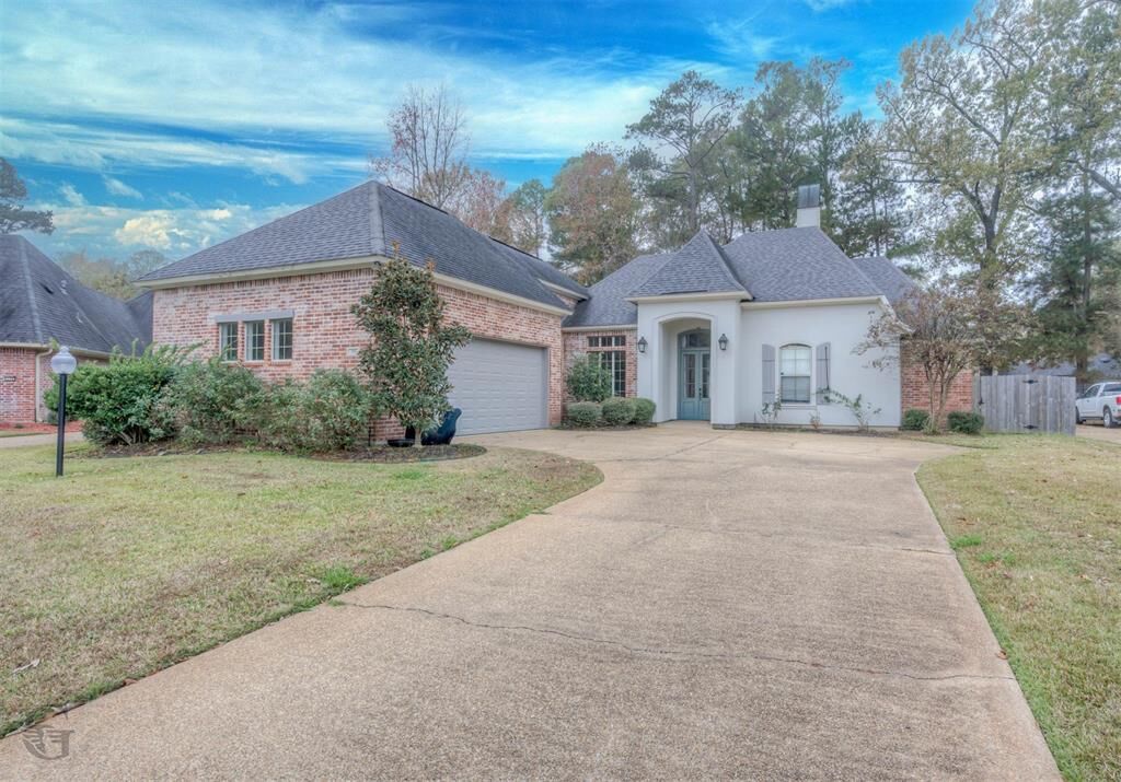 Property Photo:  330 Ascension Circle  LA 71106 