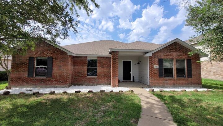 Property Photo:  2714 Kernville Drive  TX 75098 