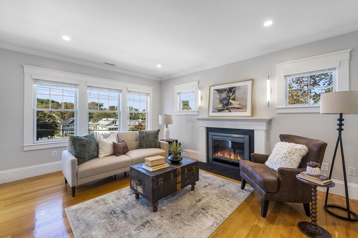 Property Photo:  142 Highland Ave 142  MA 02476 