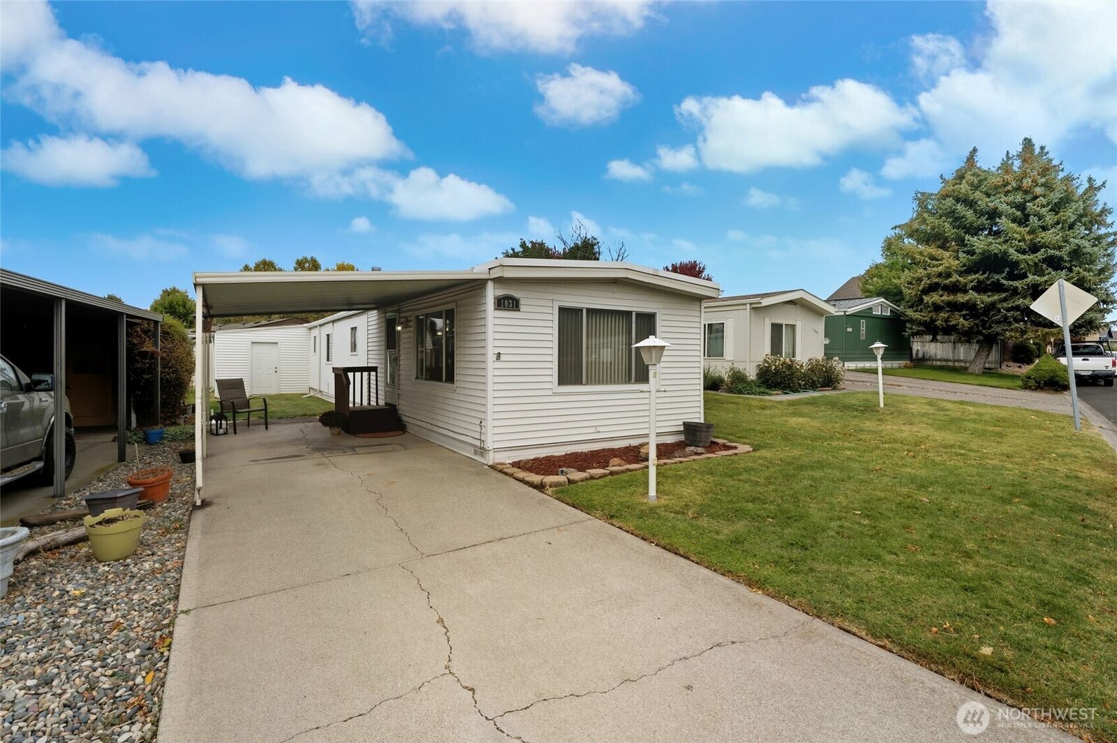 Property Photo:  1031 SE Scenic View Drive  WA 99324 