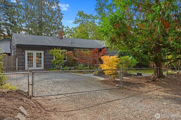 Property Photo: 3009 NE 135th Street WA 98125