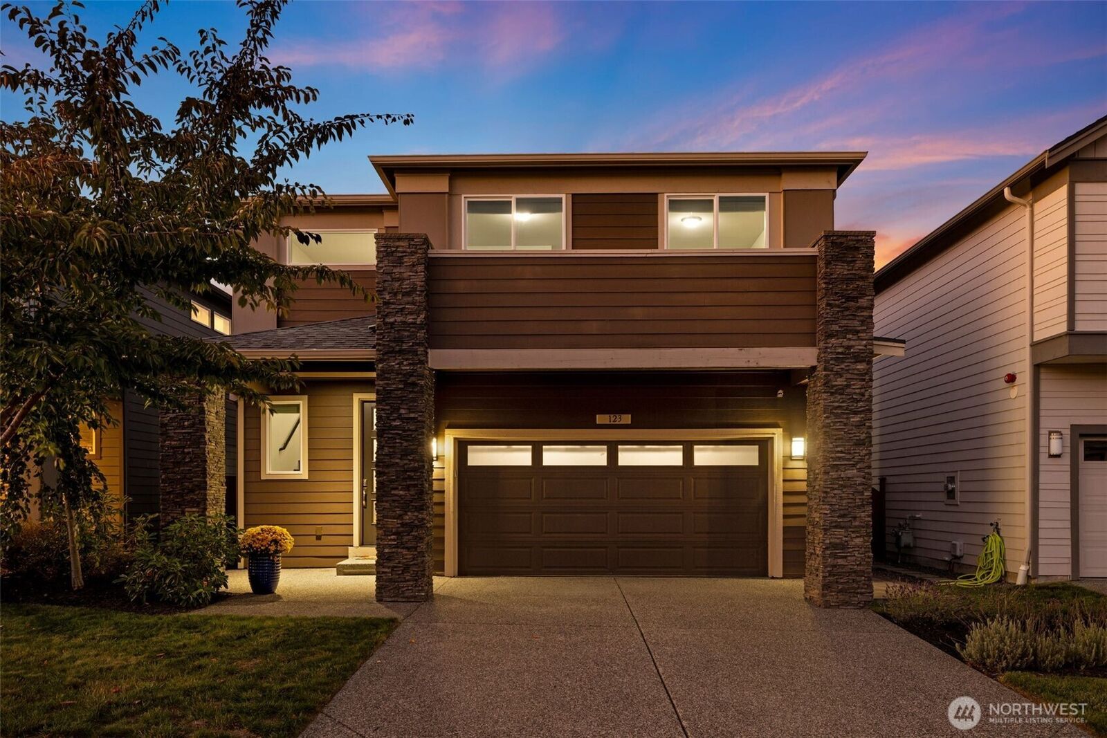 Property Photo: 123 194th Place SW WA 98012