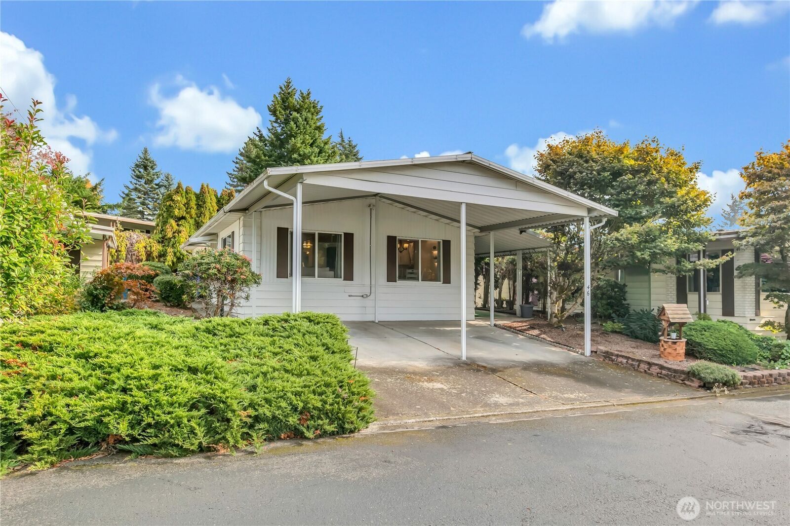 Property Photo: 201 Union Avenue SE 46 WA 98059