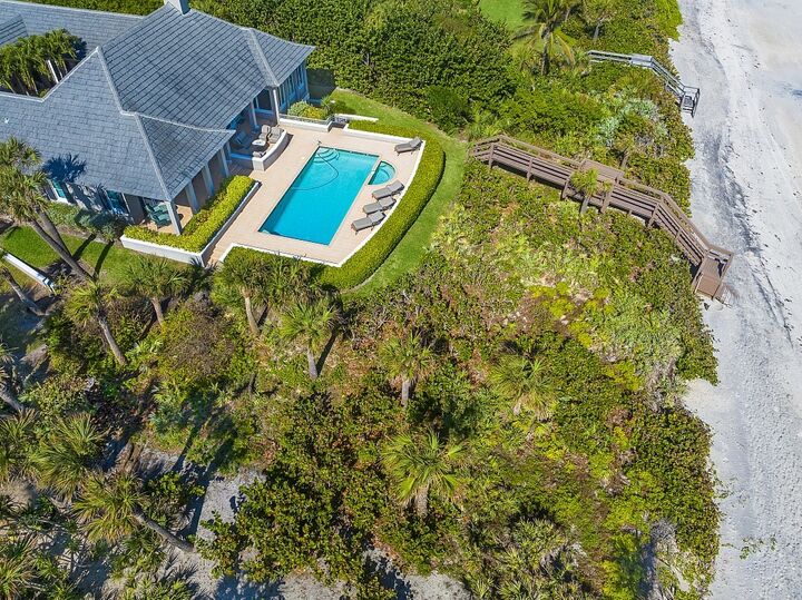 Property Photo: 290 Bermuda Bay Lane FL 32963