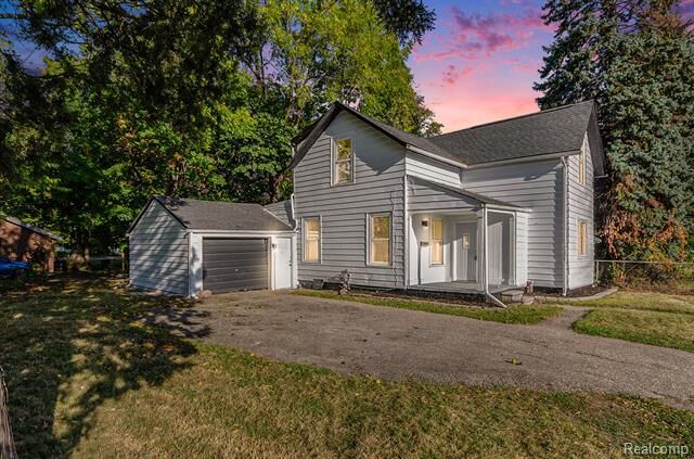 Property Photo:  11 S Gratiot Avenue  MI 48043 
