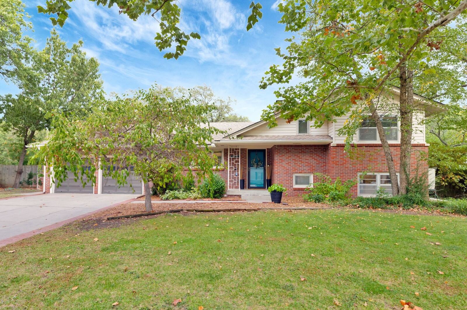 Property Photo: 6612 E Murdock St KS 67206