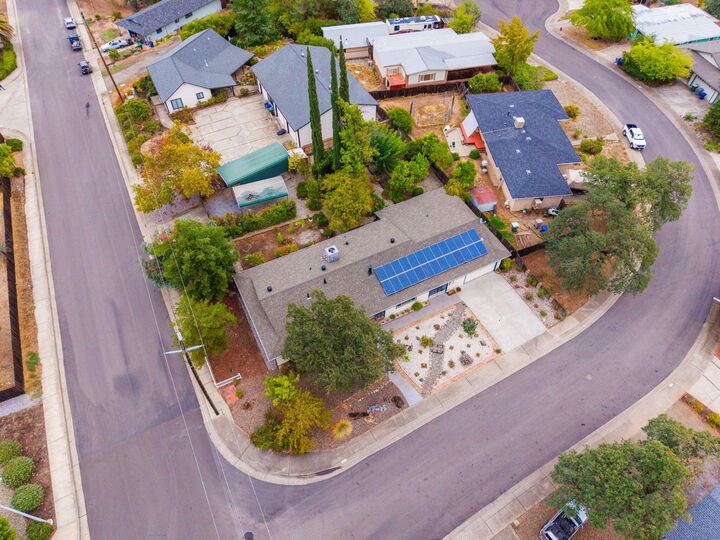 Property Photo: 892 August Way CA 96003