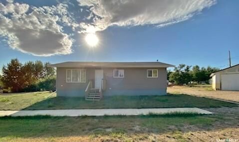 Property Photo:  320 4th Avenue  SK S0L 0V0 