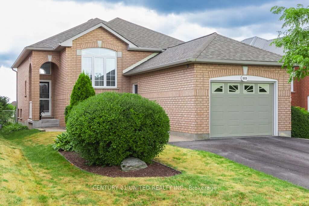 Property Photo: 1019 Baker Street ON K9H 7P7