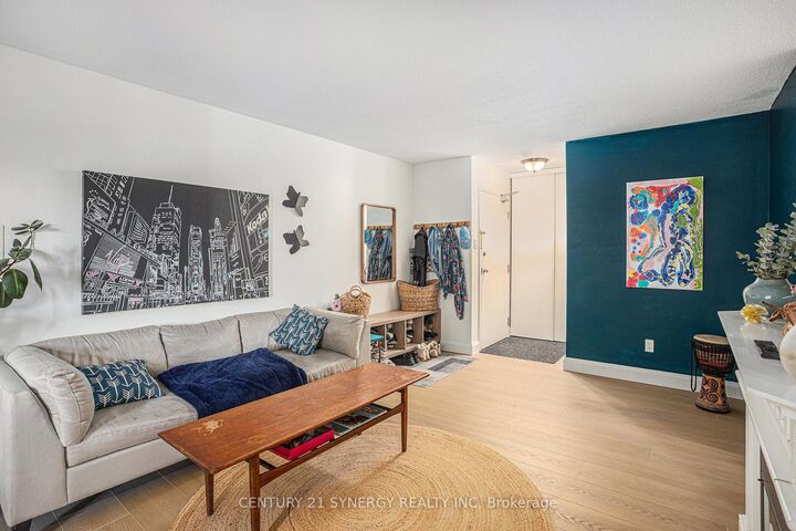 Photo de la propriété: 270 Brittany Drive 204 ON K1K 4M3