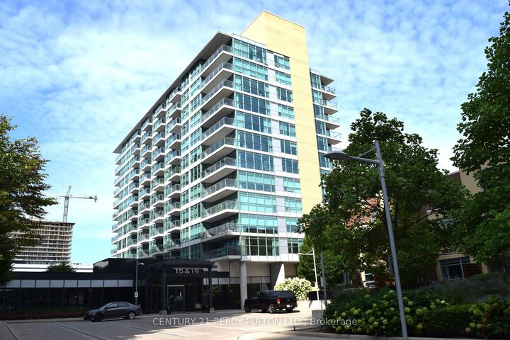 Property Photo: 15 Singer Court 910 ON M2K 0B1