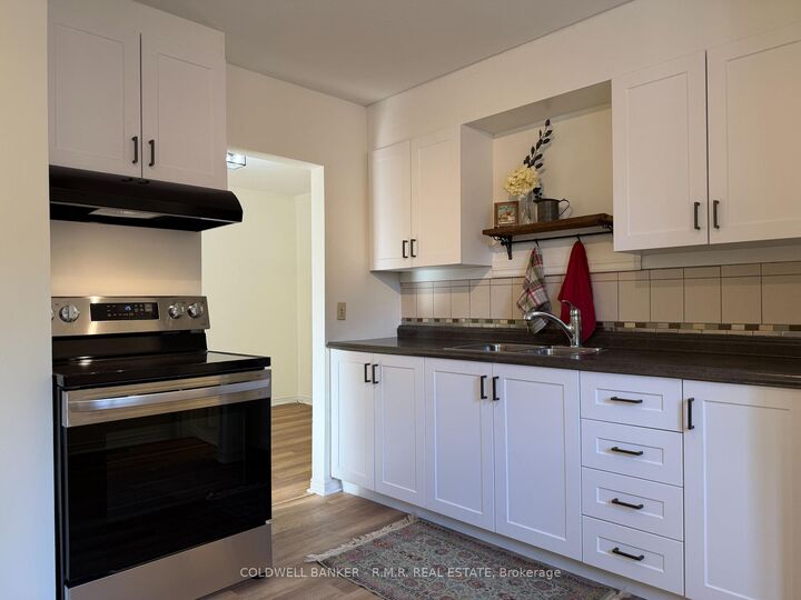 Property Photo: 275 Silverbirch Drive ON L3Y 2Z6