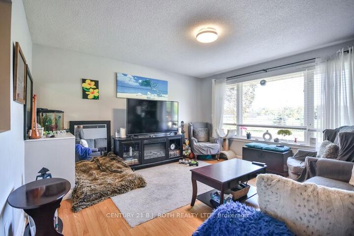 Photo de la propriété: 63 Davidson Street ON L4M 3S2