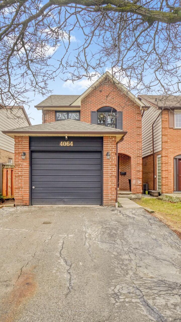 4064 Teakwood Drive  Mississauga ON L5C 3L5 photo