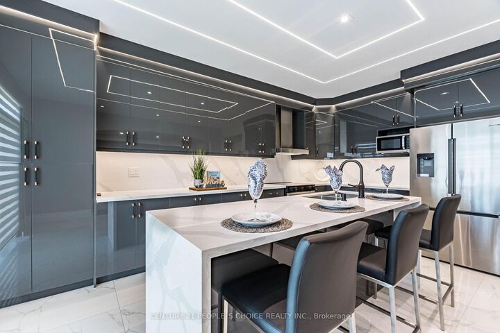 78 Abercrombie Crescent E  Brampton ON L7A 4N3 photo