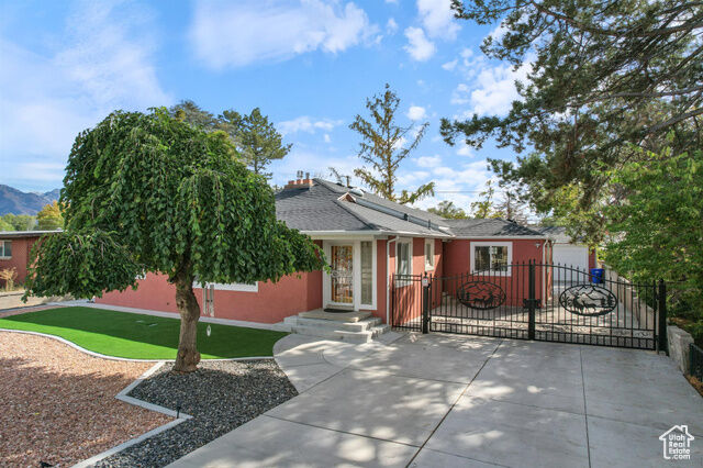Property Photo: 182 E 6790 S UT 84047