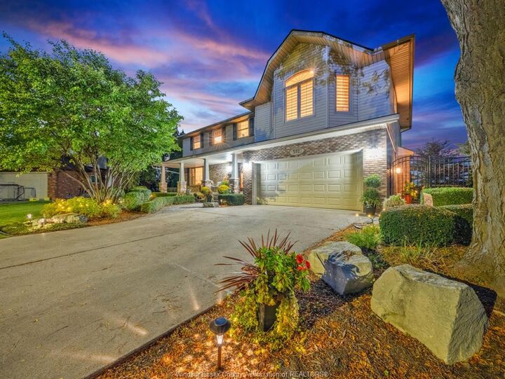 Property Photo: 512 Cambridge Court ON N8N 4B4