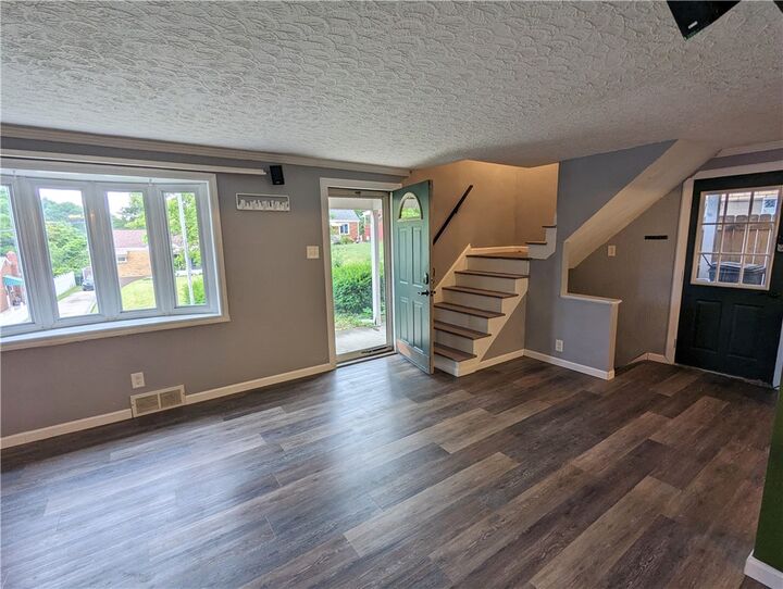 Property Photo: 3316 Valewood Dr PA 15120