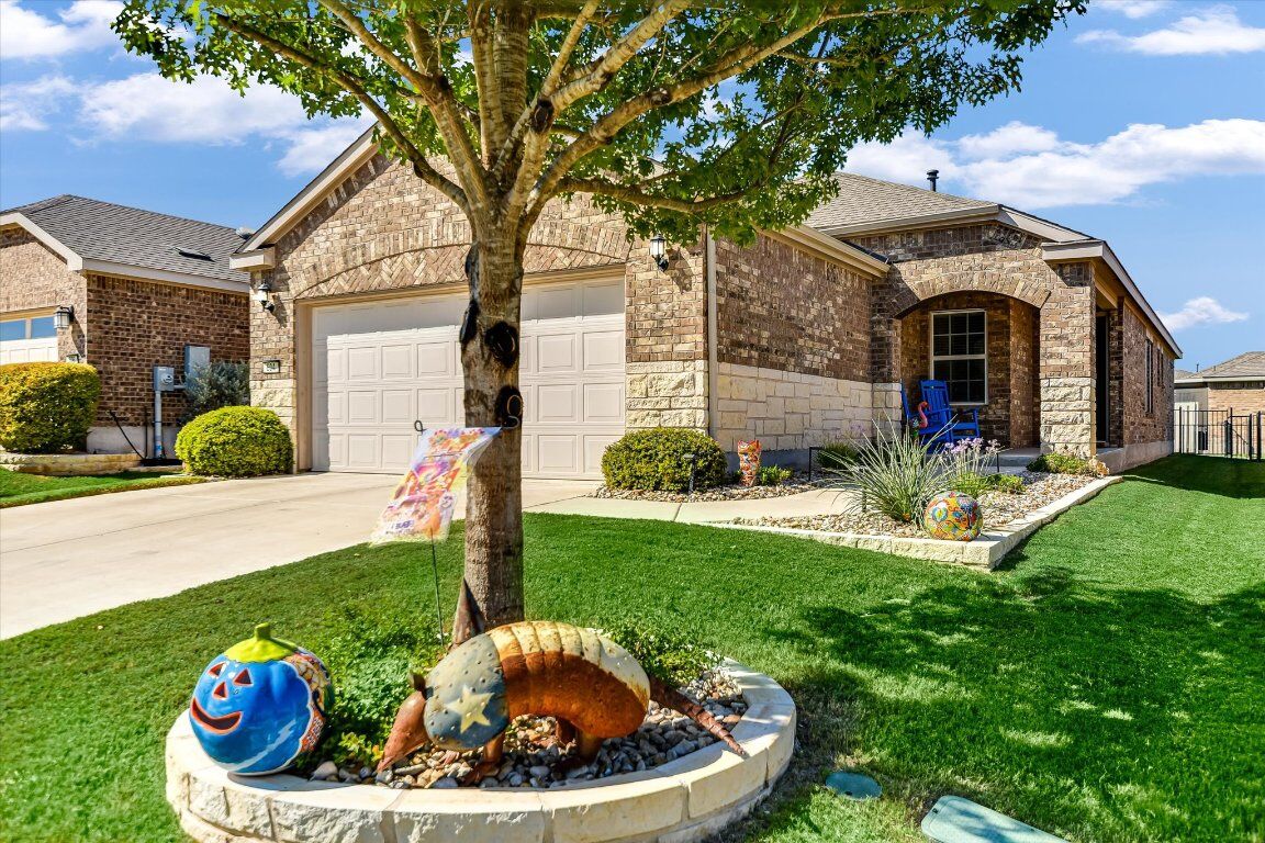 Property Photo: 604 Rockport Street TX 78633