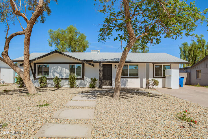 Property Photo: 628 E Papago Drive AZ 85288