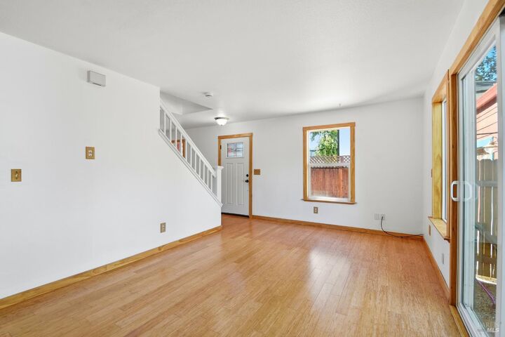 Property Photo:  930 Kingwood Street  CA 95401 