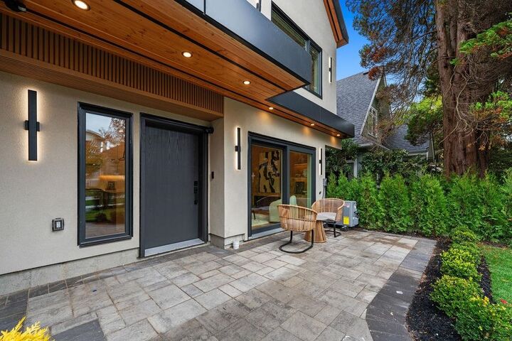 Property Photo:  4549 W 11th Avenue 1  BC V6R 2M5 