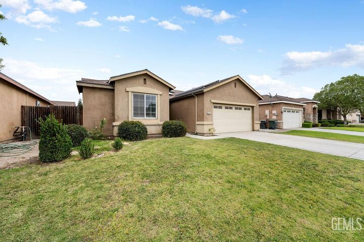 Property Photo: 9114 Centennial Star Drive CA 93311