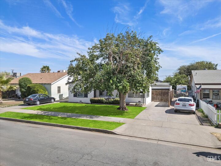 Property Photo: 231 Ray Street CA 93308