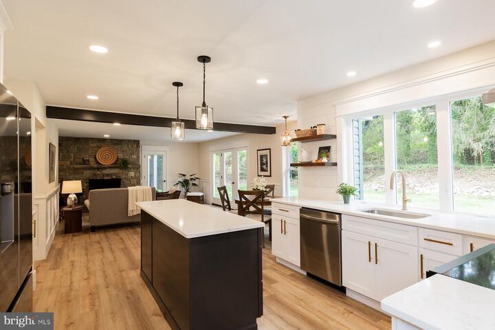 Property Photo: 908 W Walnut Street PA 17043