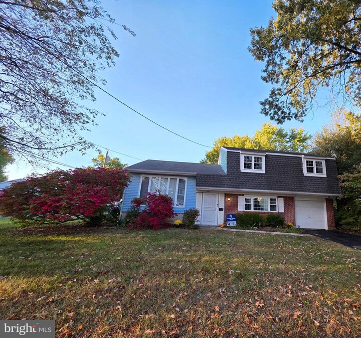 Property Photo:  401 Cardinal Road  NJ 08010 