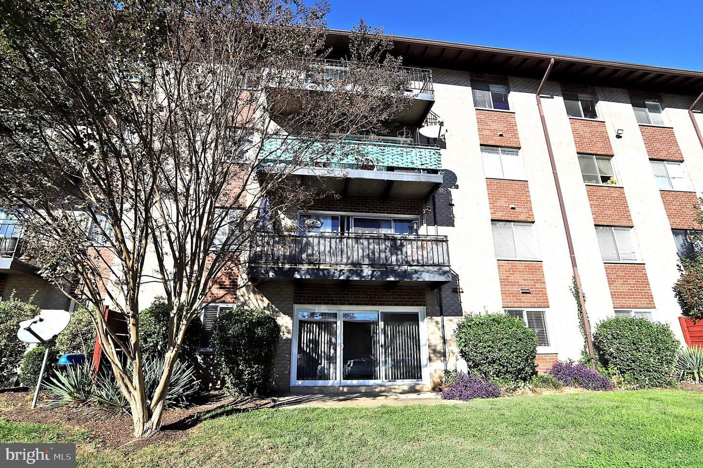 Property Photo: 4118 Mangalore Drive 101 VA 22003