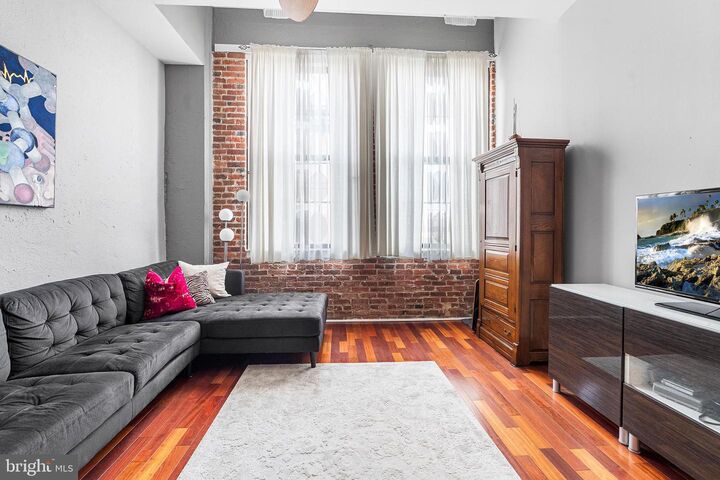 Property Photo: 315 New Street 412 PA 19106