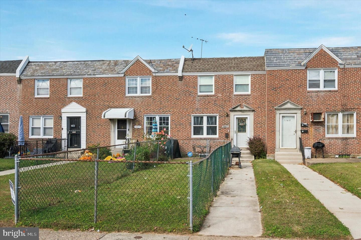 Property Photo: 7507 Sherwood Road PA 19151