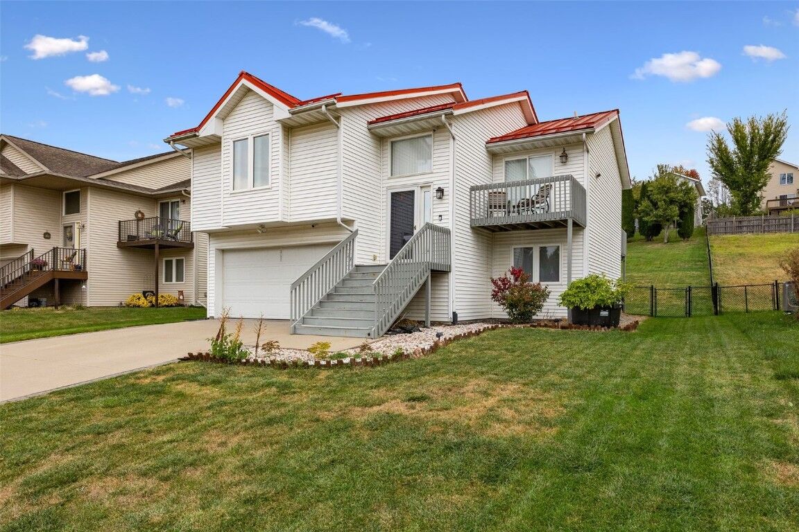 Property Photo: 1731 Parkway Drive IA 52241