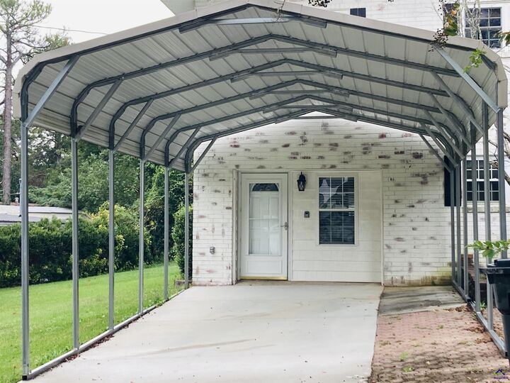 Property Photo:  402 Pine Valley Drive  GA 31088 