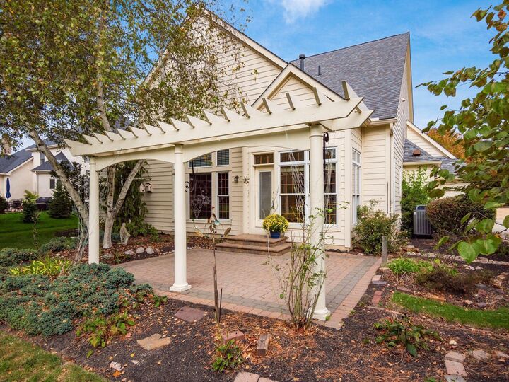 Property Photo: 2702 Northmont Drive OH 43004