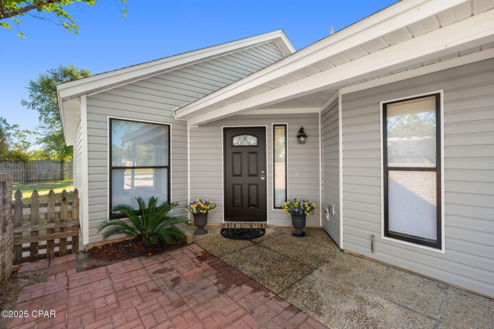 Property Photo: 4005 Par Drive FL 32404
