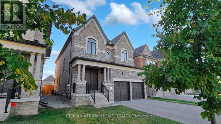 Property Photo:  37 Hamster Crescent  ON L4G 3G7 