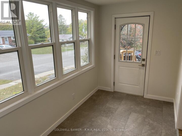Photo de la propriété: 225 Hope Street North ON L1A 2P5