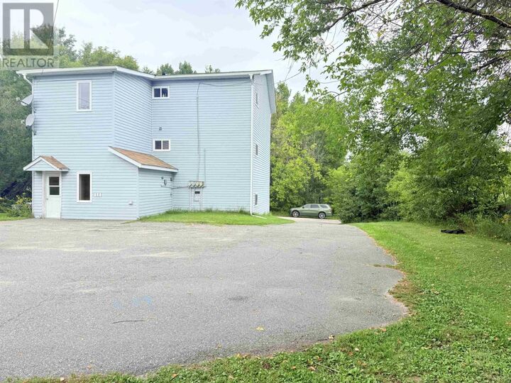 137 Prince St  Sioux Lookout ON P8T 1A3 photo