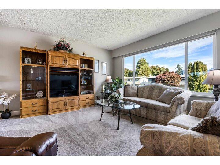Property Photo: 6961 Sheffield Way BC V2R 3T2