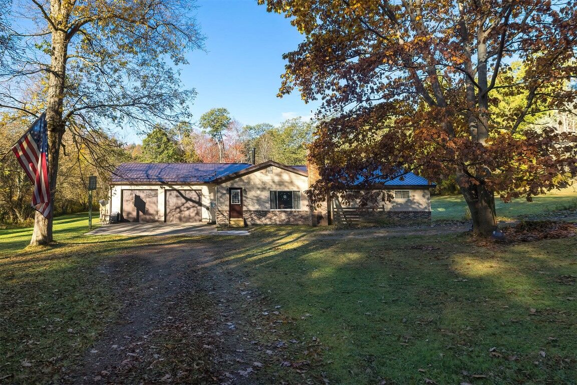 Property Photo: 13134 Clute Road PA 16441