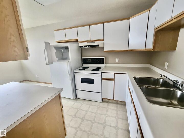 Property Photo: 4826 45 Avenue AB T0A 3A3